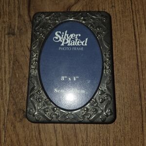 Vintage Sliver Plated 3"x 4" Picture Frame With Bows and Flowers Hong Kong